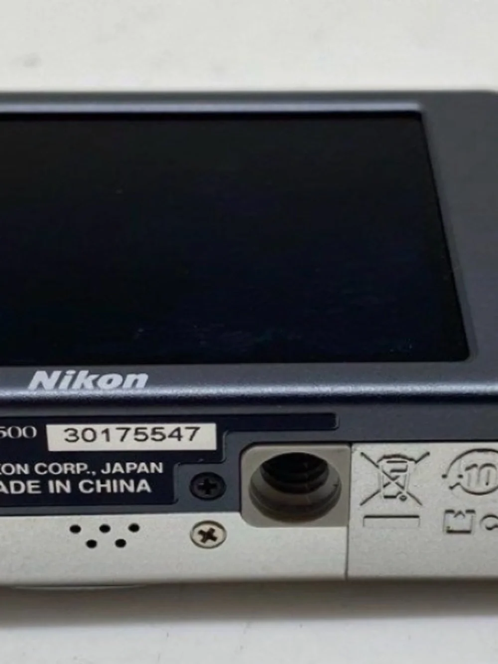 Nikon Coolpix S3500 Digital Camera Silver